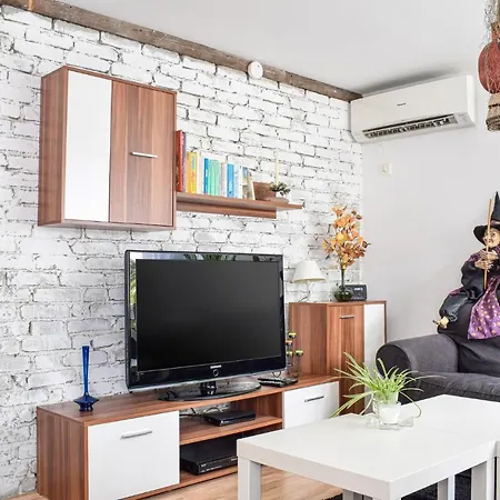 1 Bedroom Nice In * Kolltveit